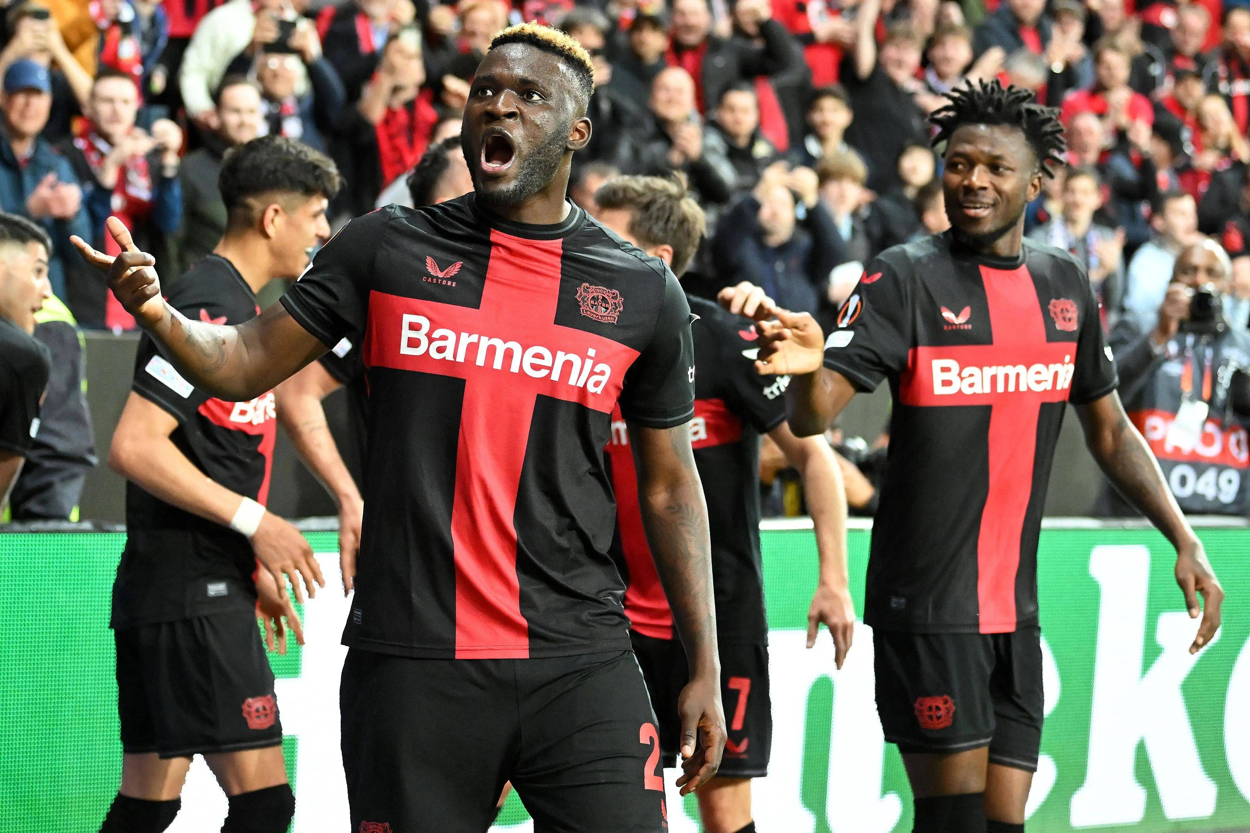 勒沃库森队在比赛中奋勇拼搏卫冕冠军