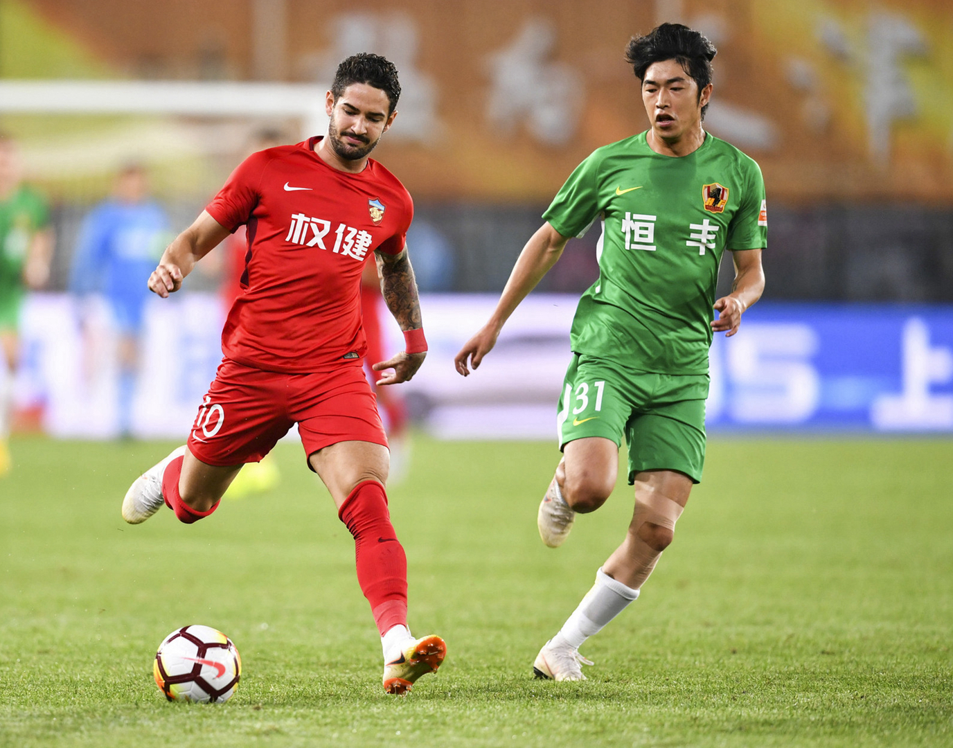 包含中超比赛中,权健队再度展现出稳定的比赛状态的词条 包含中超比赛中,权健队再度展现出稳定的比赛状态的词条