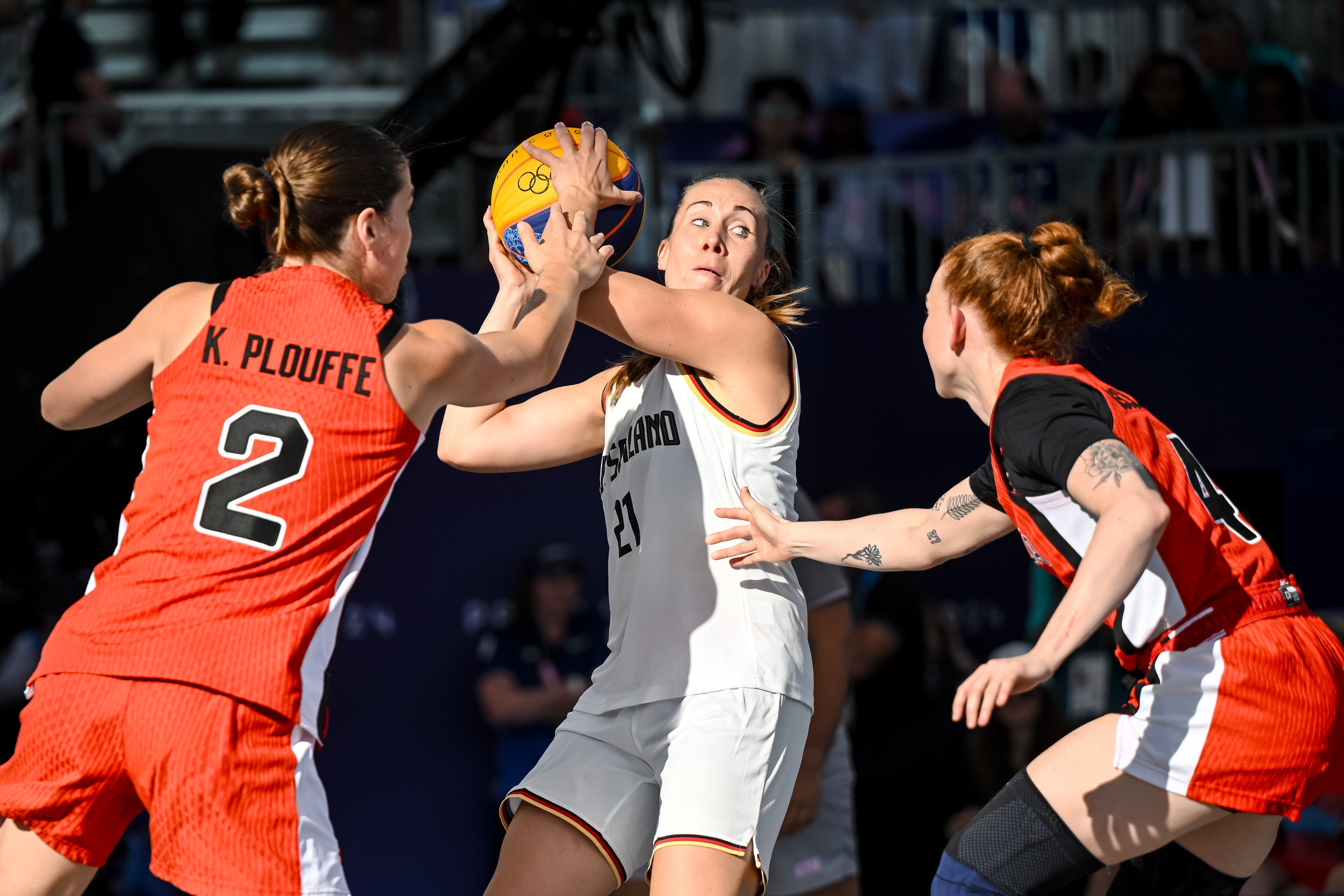 加拿大队在北美锦标赛上力克美国队