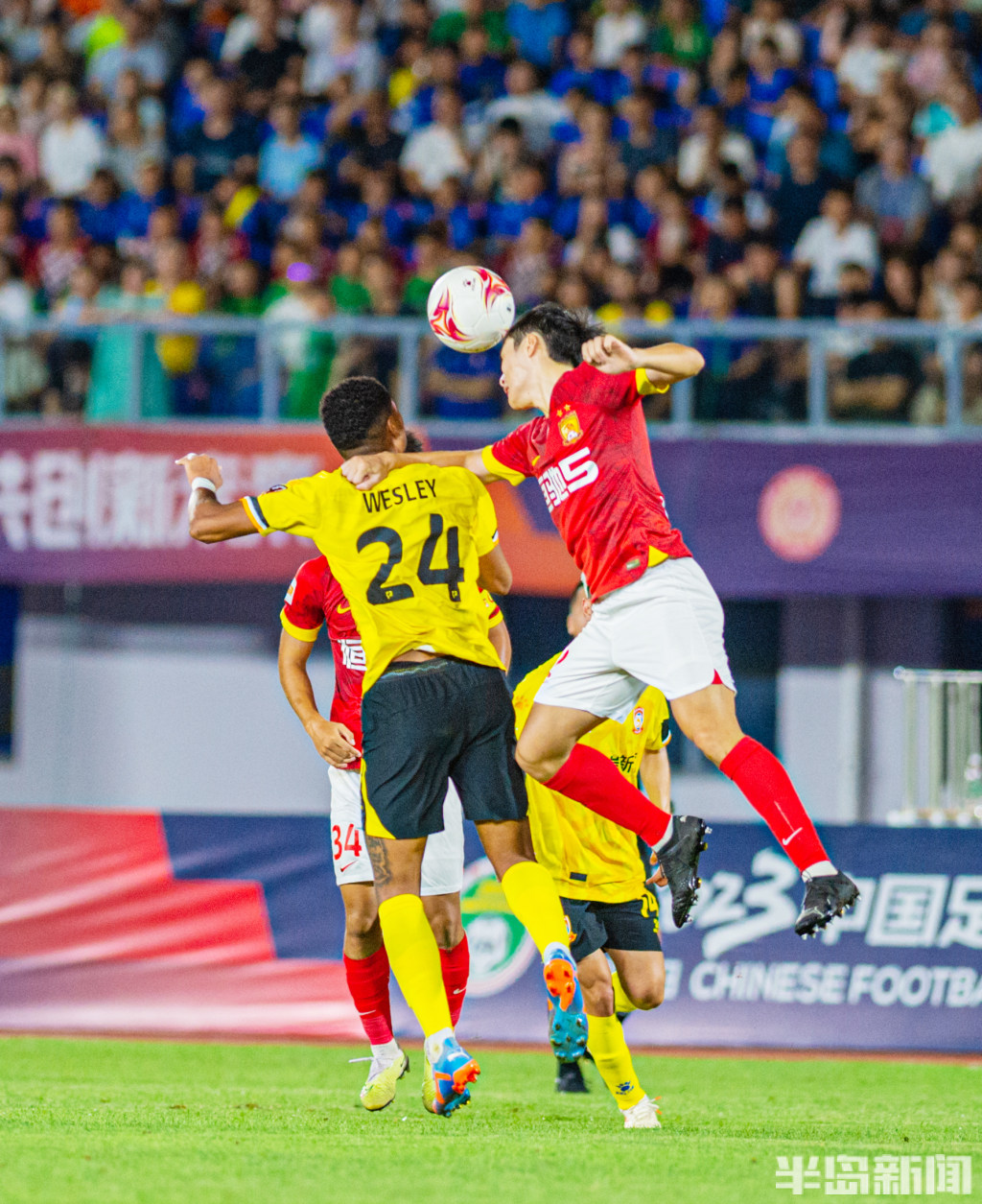 江苏队主场大胜青岛队，重回胜利之路