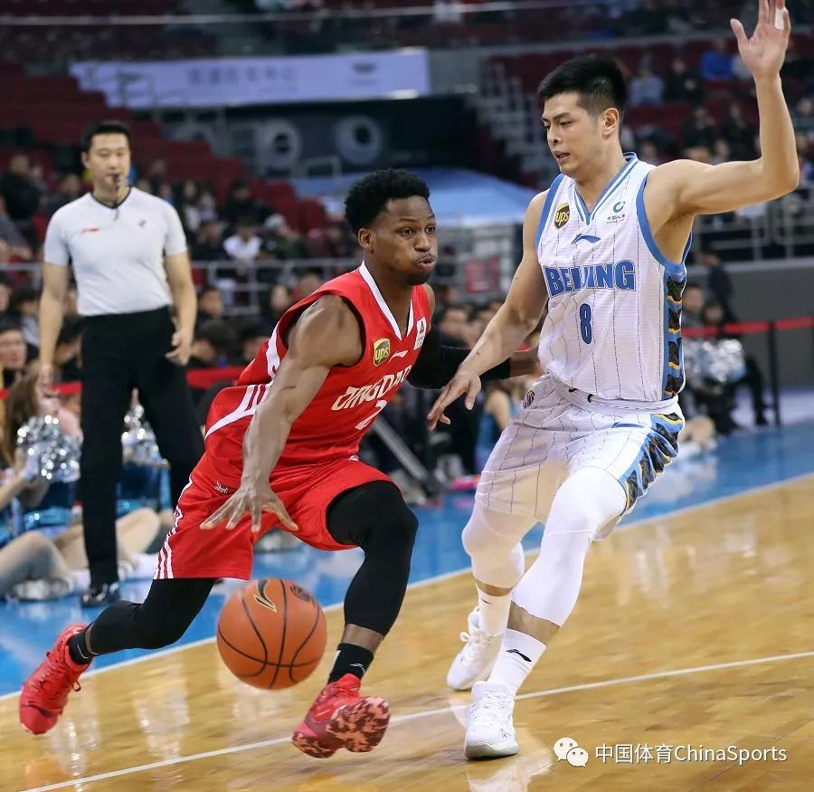 江苏队主场大胜青岛队，重回胜利之路