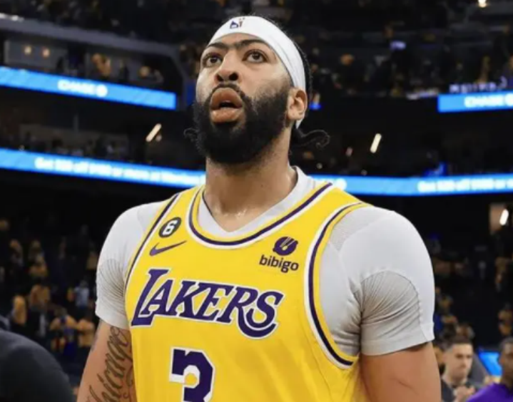 四川队鏖战勇士，浓眉哥惊艳四座的简单介绍